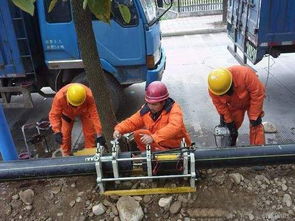 天然气管道被挖断相关部门及时抢修